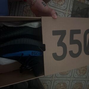 Yeezy 350 V2 "Dazzling Blue" GY7164 - 9